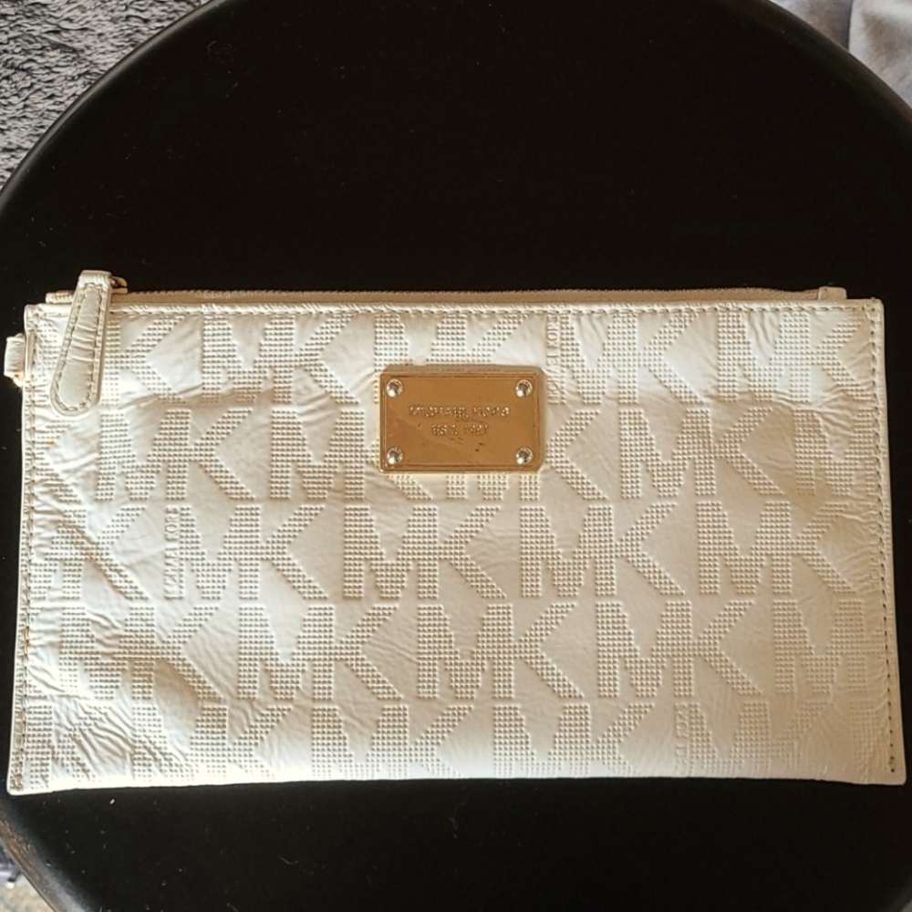 Michael Kors wristlet